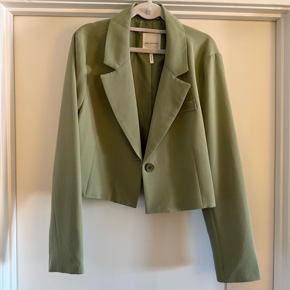 NWT Avec Les Filles cropped green blazer
